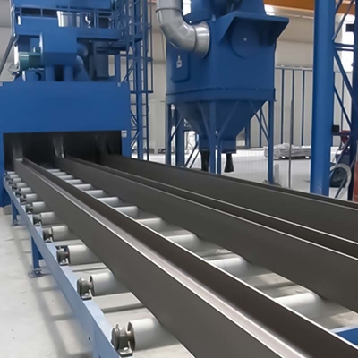 Χάλυβα κίτρινο και μπλε I-Beam εξοπλισμός καθαρισμού κυλίνδρων μεταφορέα πυροβολισμού μηχανή